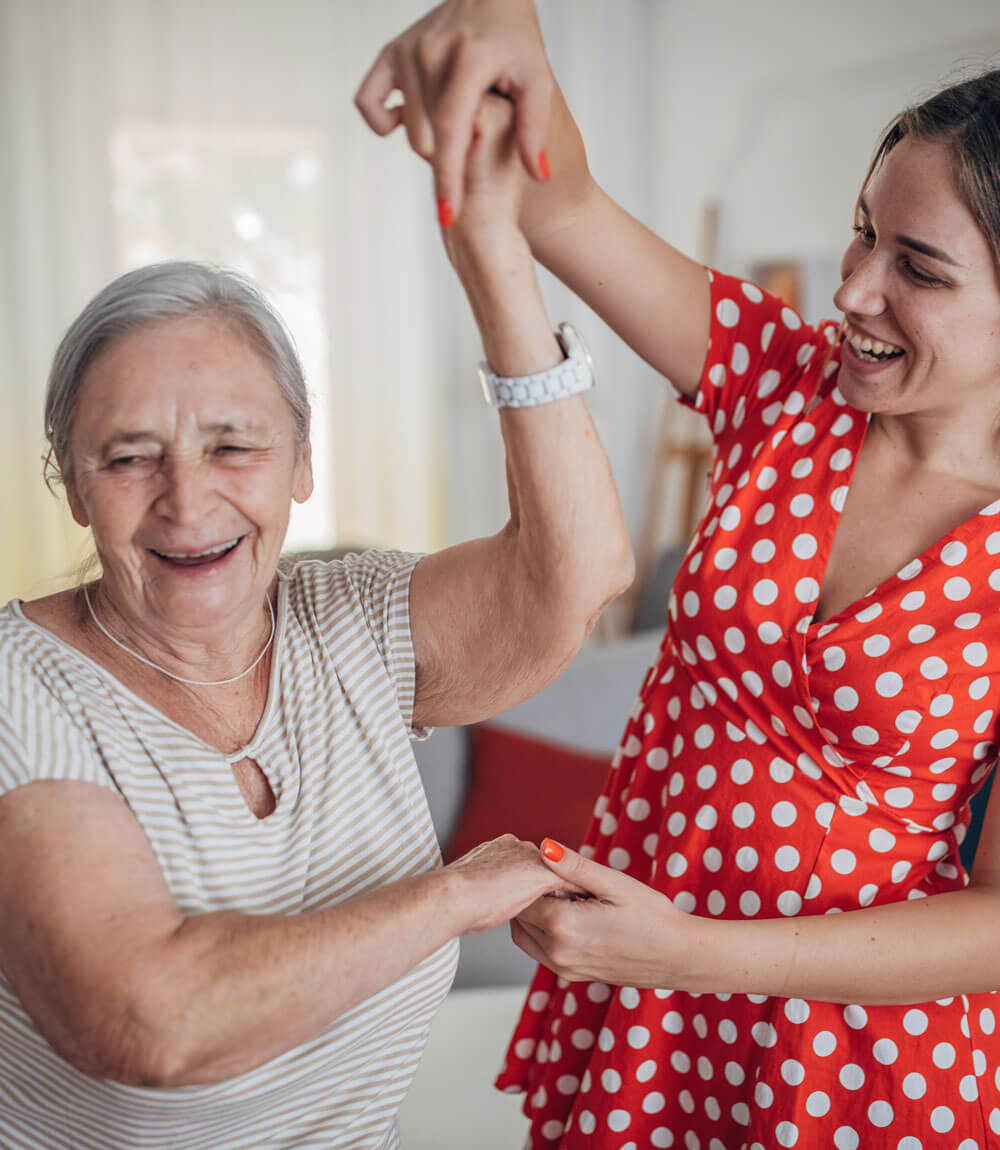 older adult with adult daughter | The Hampton at Meadows Place older adult with adult daughter