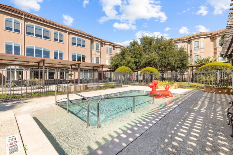 hampton at meadows place outdoor pool