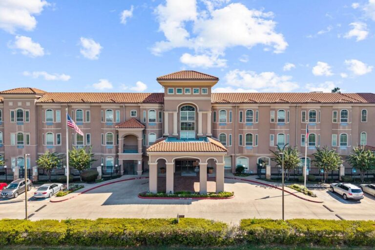 hamptons at meadows place front entrance