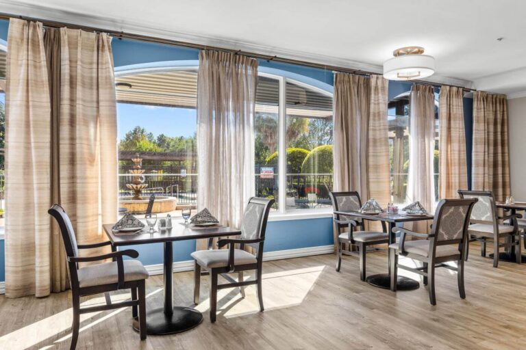 hamptons dining room